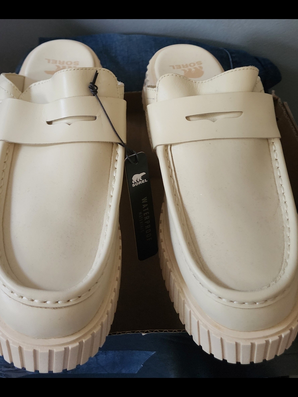SOREL Cream Waterproof Lug Sole Slip-On Loafers Sz 10 NIB